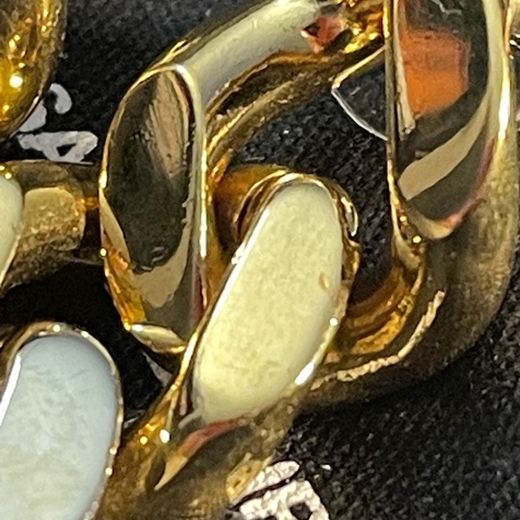 Saint Laurent 3 Curb Chain Link Earrings in Metal. - Picture 12 of 12